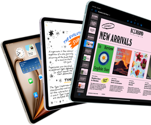 Három iPad Air, a kijelzőjükön az iPadOS és különböző appok funkcióival
